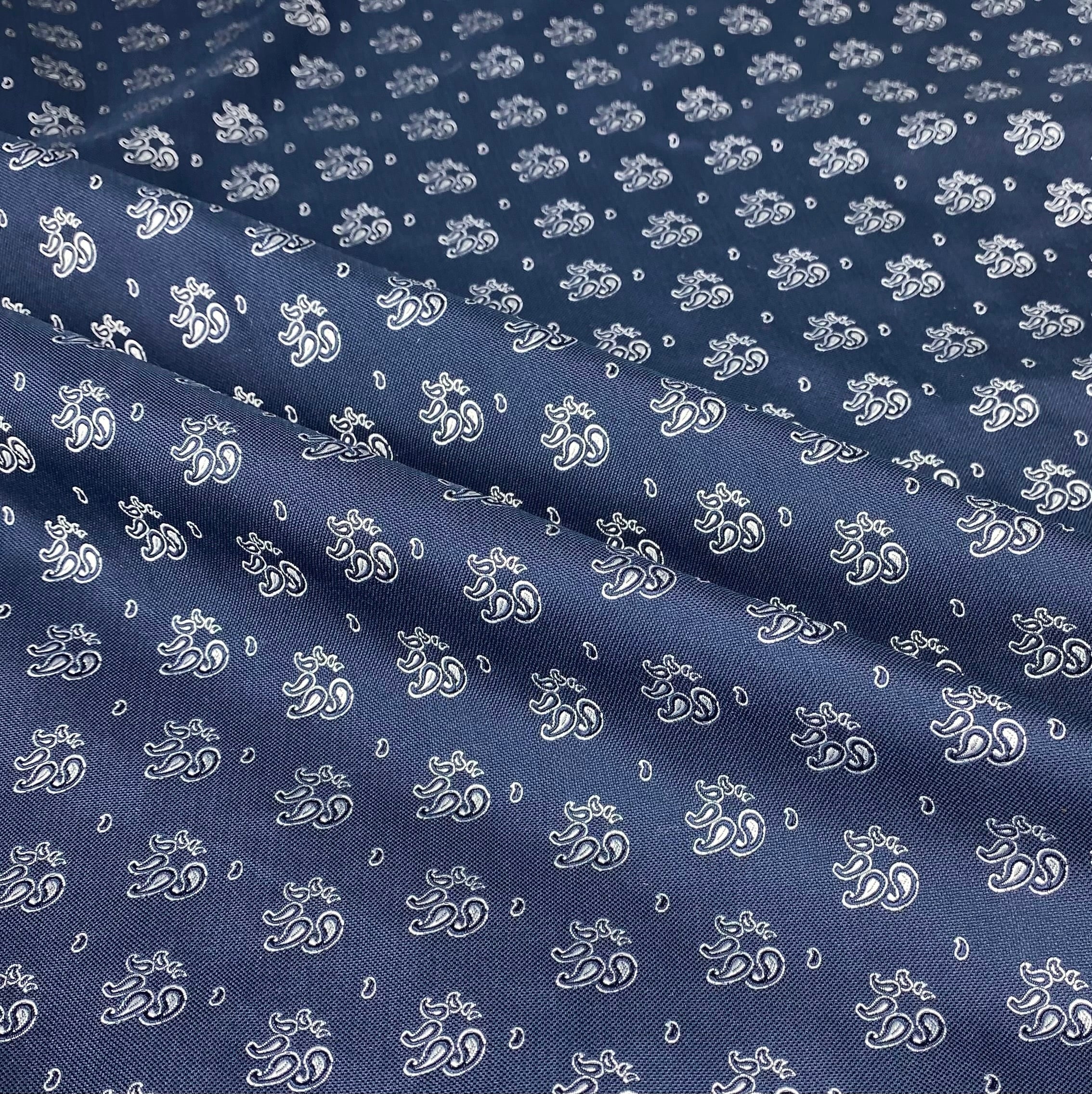Silk Paisley Jacquard Remnant - Navy/White
