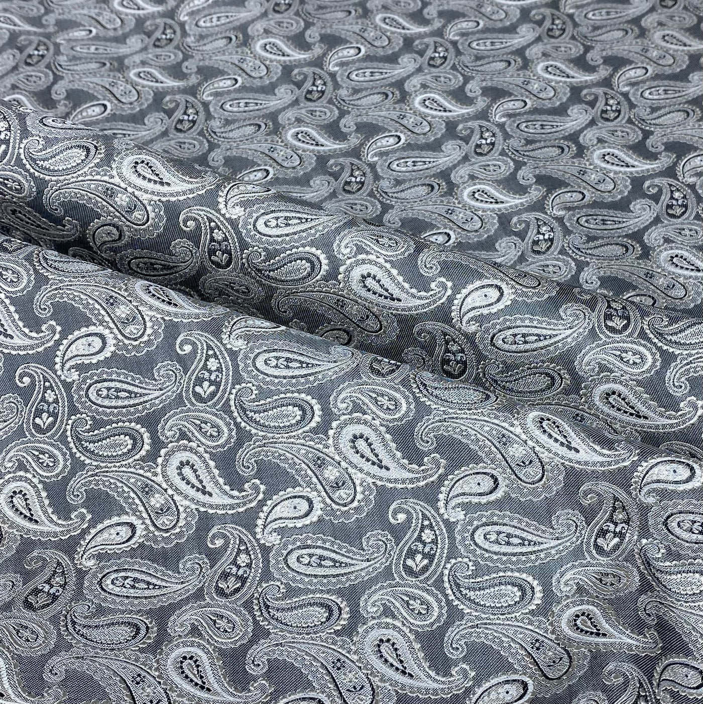 Paisley Silk/Polyester Jacquard - Grey / Beige / White  - Remnant