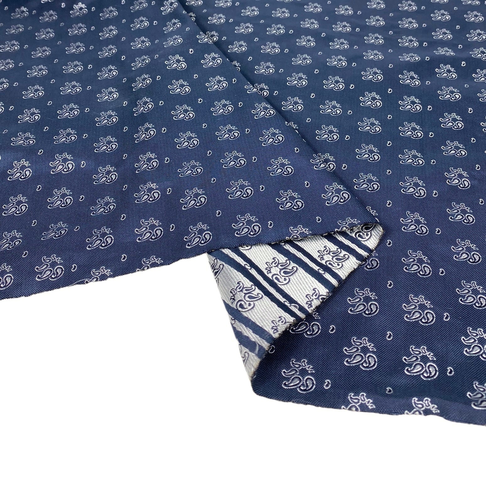 Silk Paisley Jacquard Remnant - Navy/White