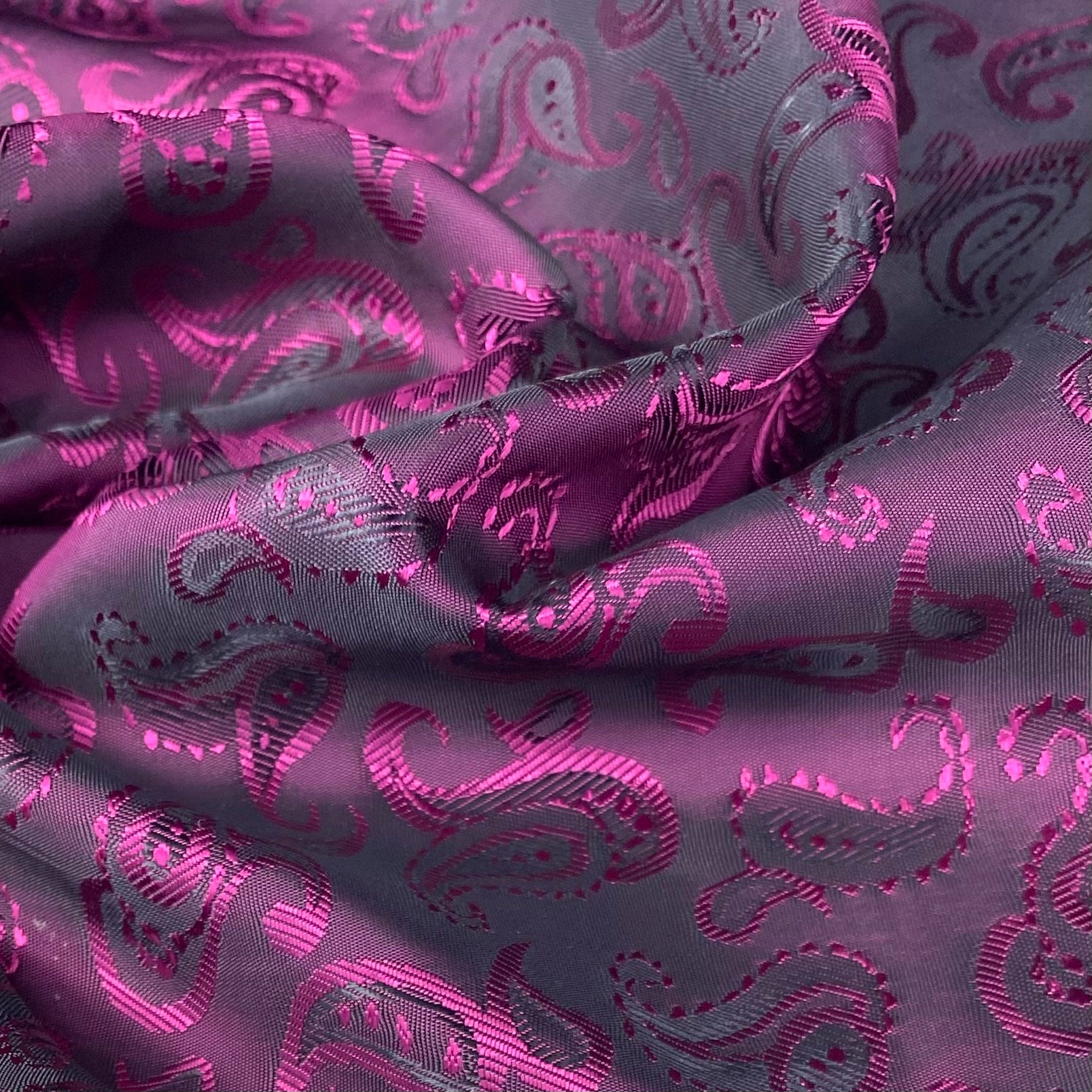 Two Tone Paisley Jacquard Lining - Fuchsia/Black