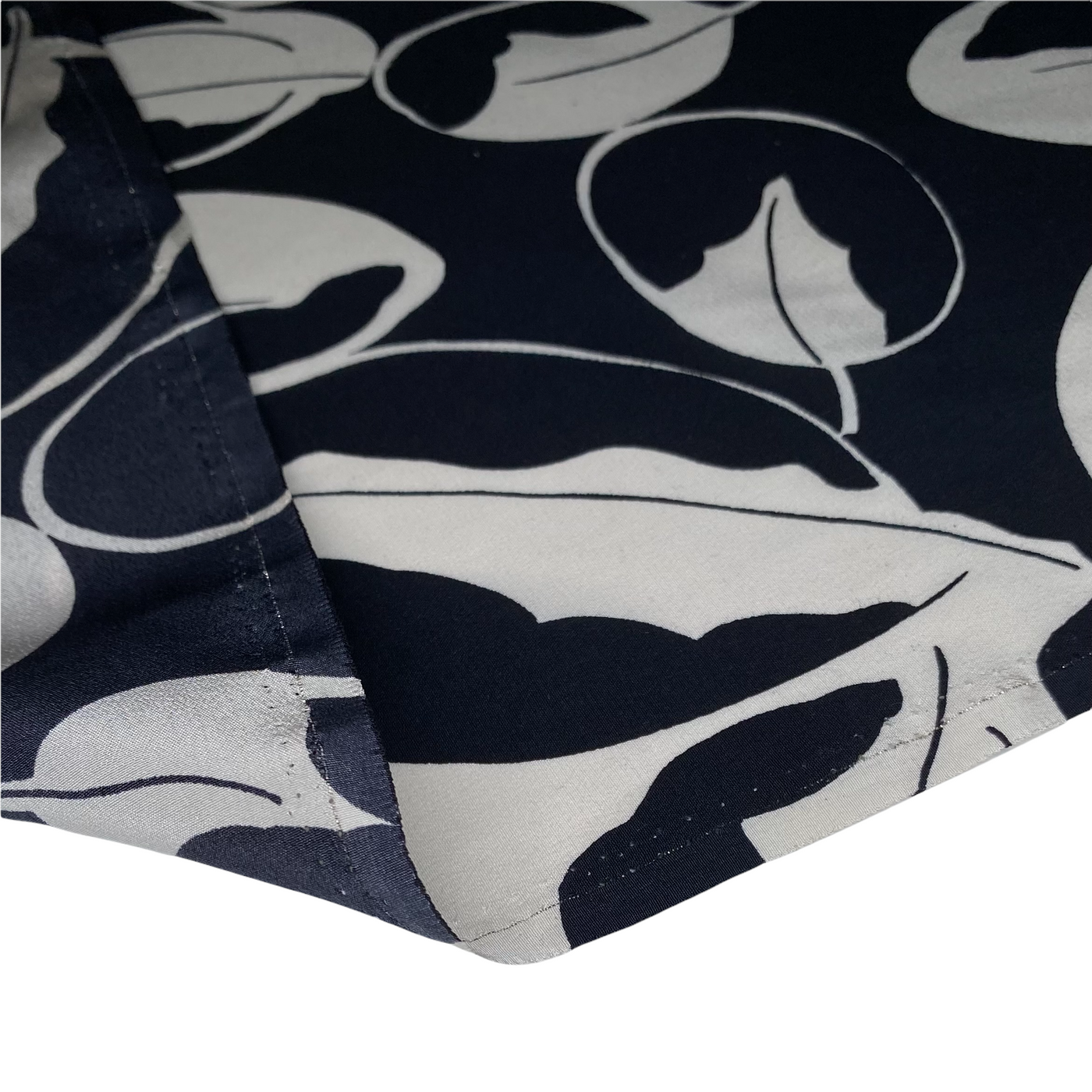 Printed Silk Georgette - Leaves - Black/White