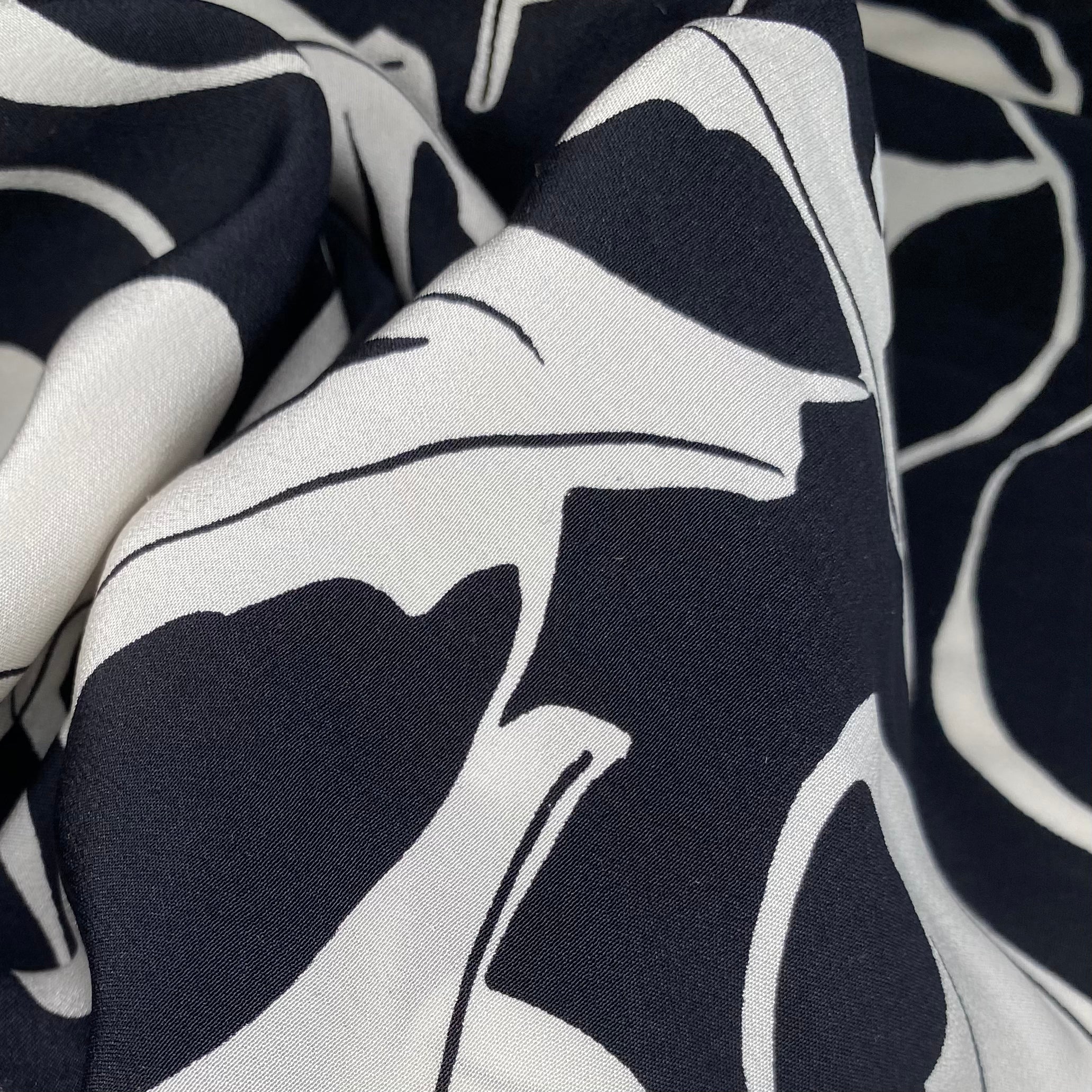Printed Silk Georgette - Leaves - Black/White