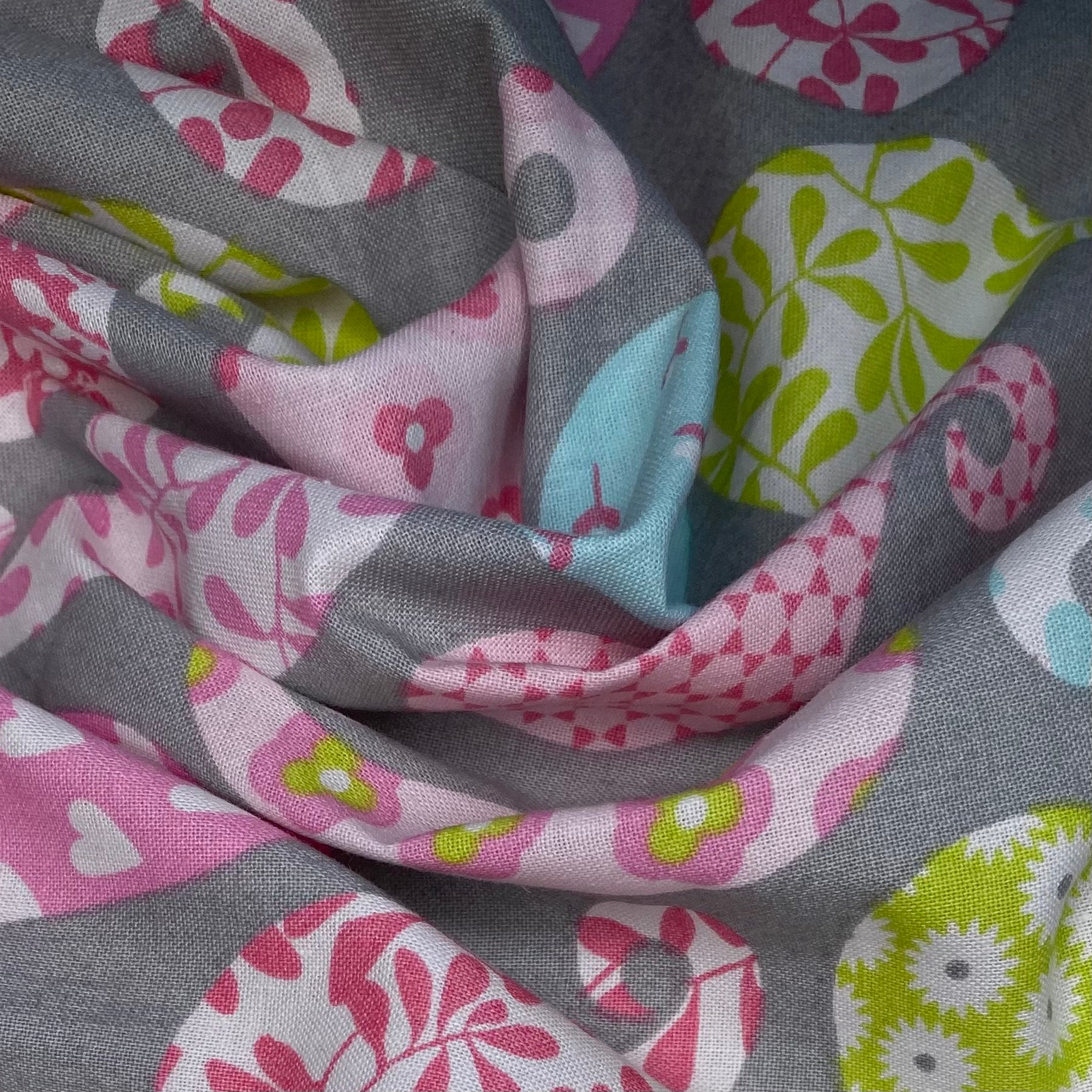 Quilting Cotton - Paisley - Grey